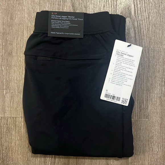 City Sweat Jogger
Shorter 27” - Picture 7 of 10